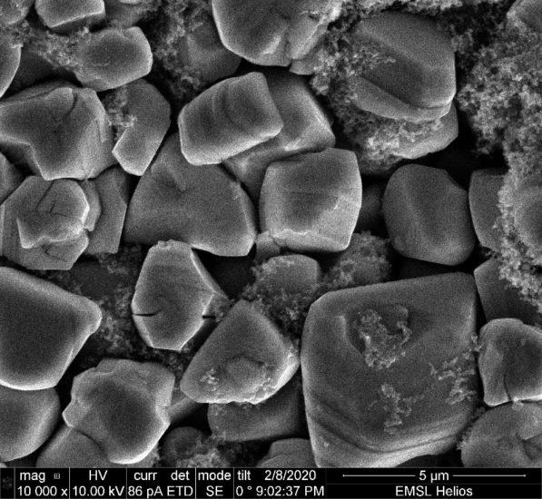 Single lithium crystals crystals viewed under microsope